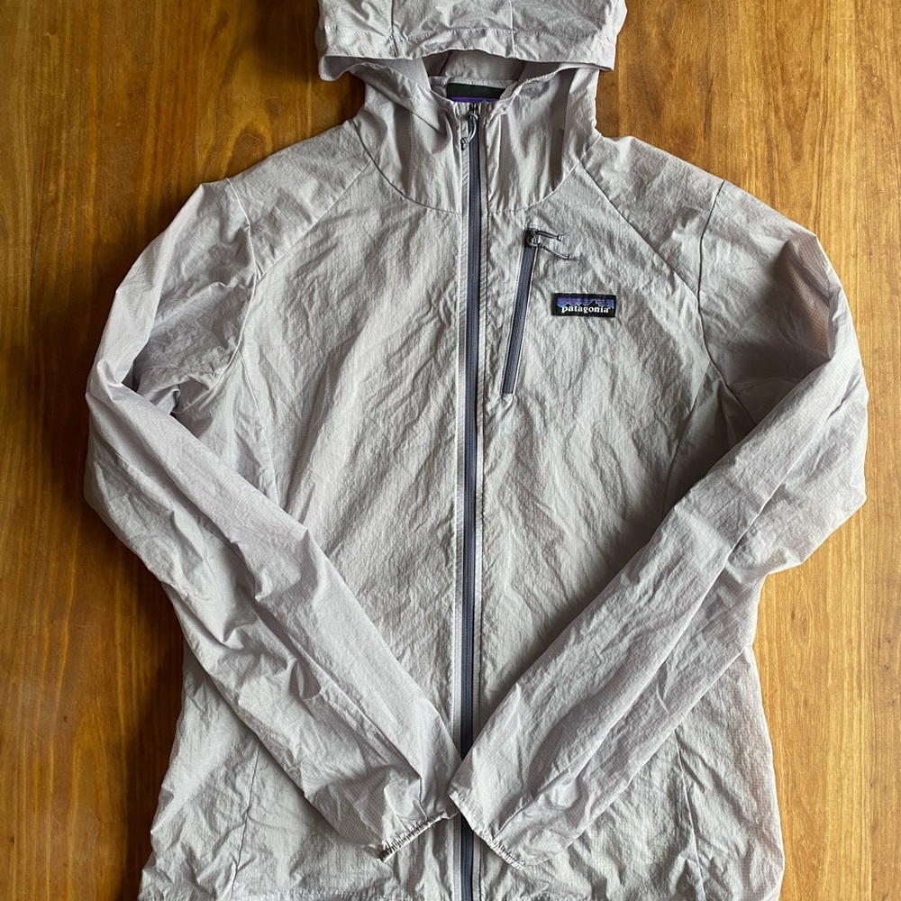 Patagonia lavender super lightweight spring jacket